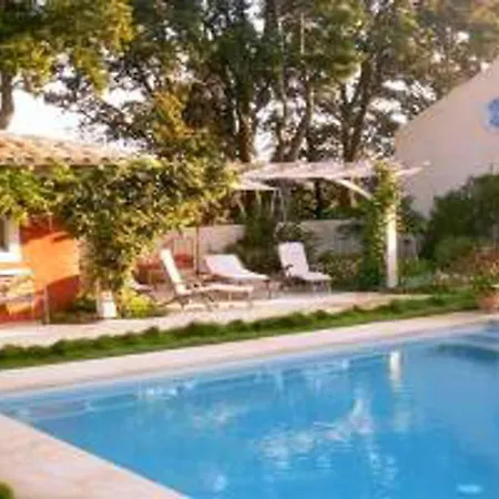 Sleeps 19 Pool Wifi Vinsobres